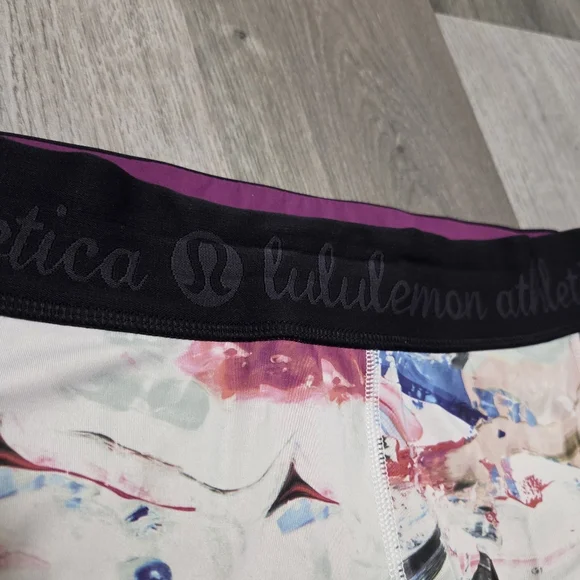 Lululemon Athletica Multicolor Abstract Print Shorts | Athletic Workout Run Gym - Picture 4 of 7